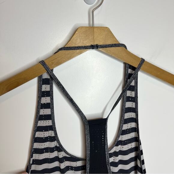 Lululemon Water Bound Singlet Apex Stripe Black & White Tank Top Size 6 - Picture 5 of 8